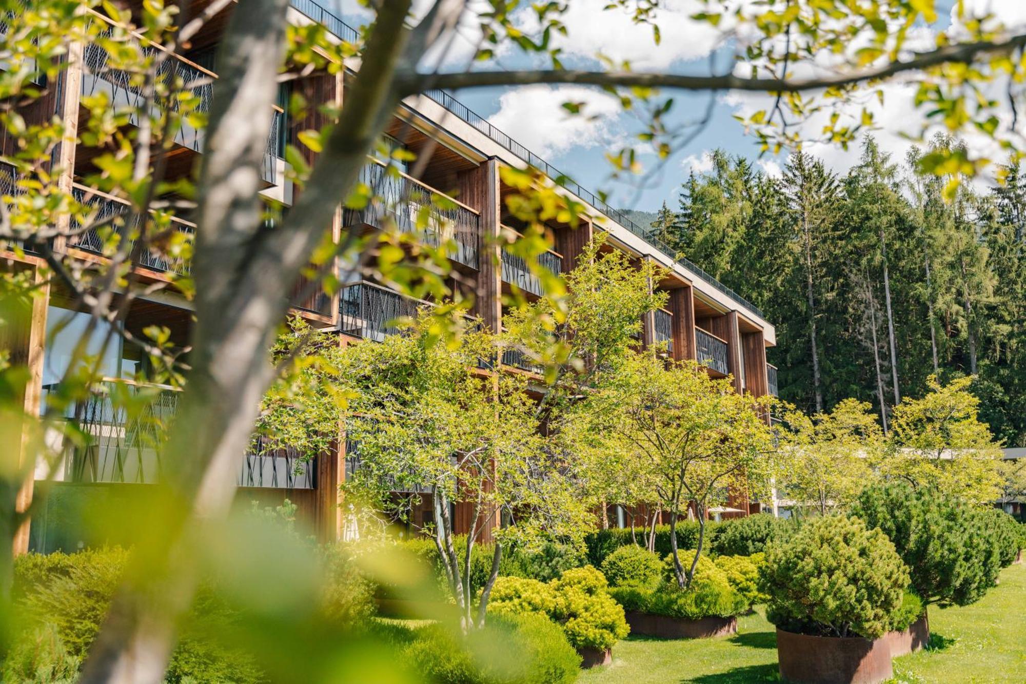 My Arbor - Dolomites Hotel Bressanone Exterior foto The main building of the Institute